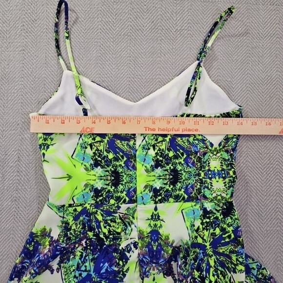 Everly Tennis Dress Size Small Green Watercolor Made In USA EUC Style DR3766 - Picture 8 of 10